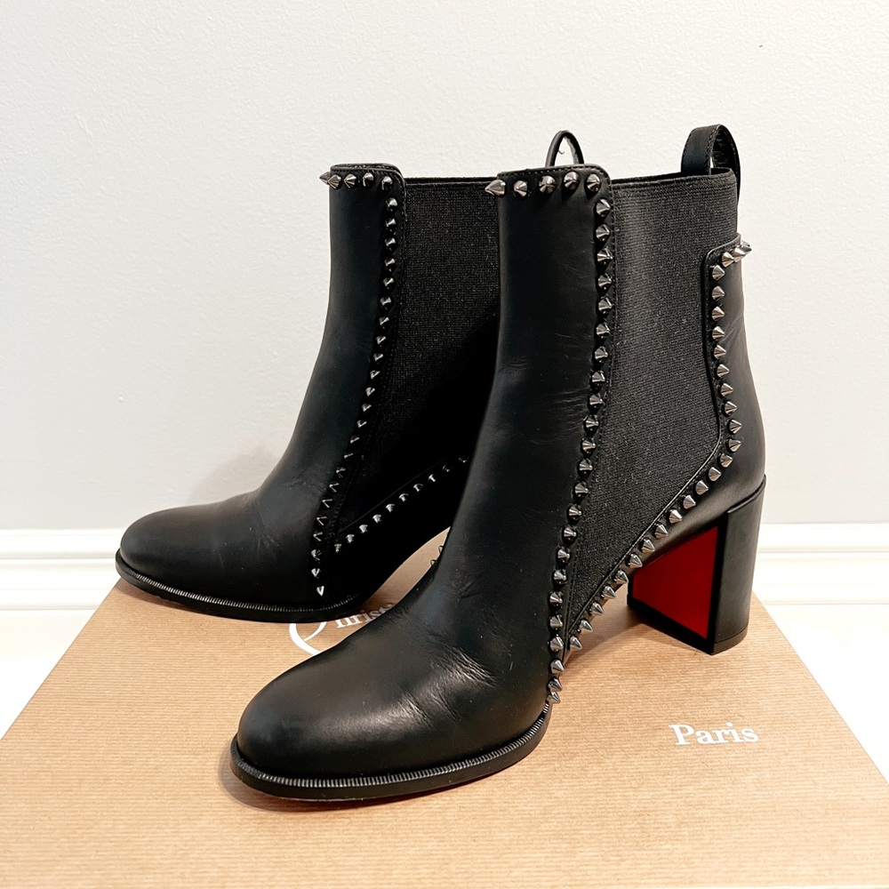 Christian Louboutin Outline Spikes Chelsea booties 70mm